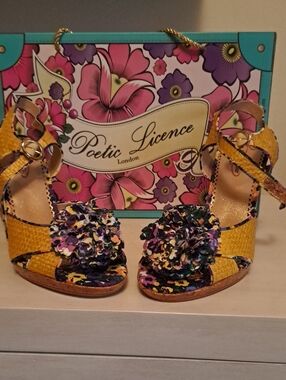 NWT Poetic License Yellow Floral Pom Wedge Sandals